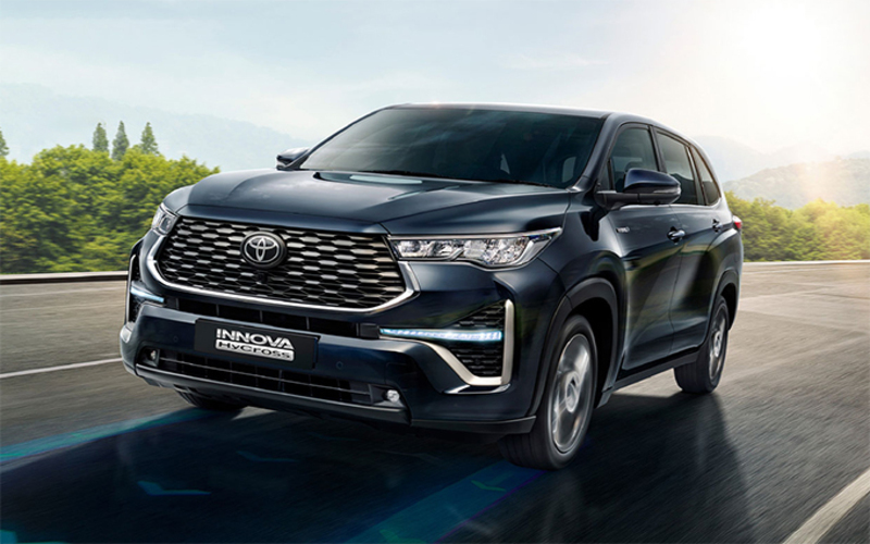 Innova Hycross