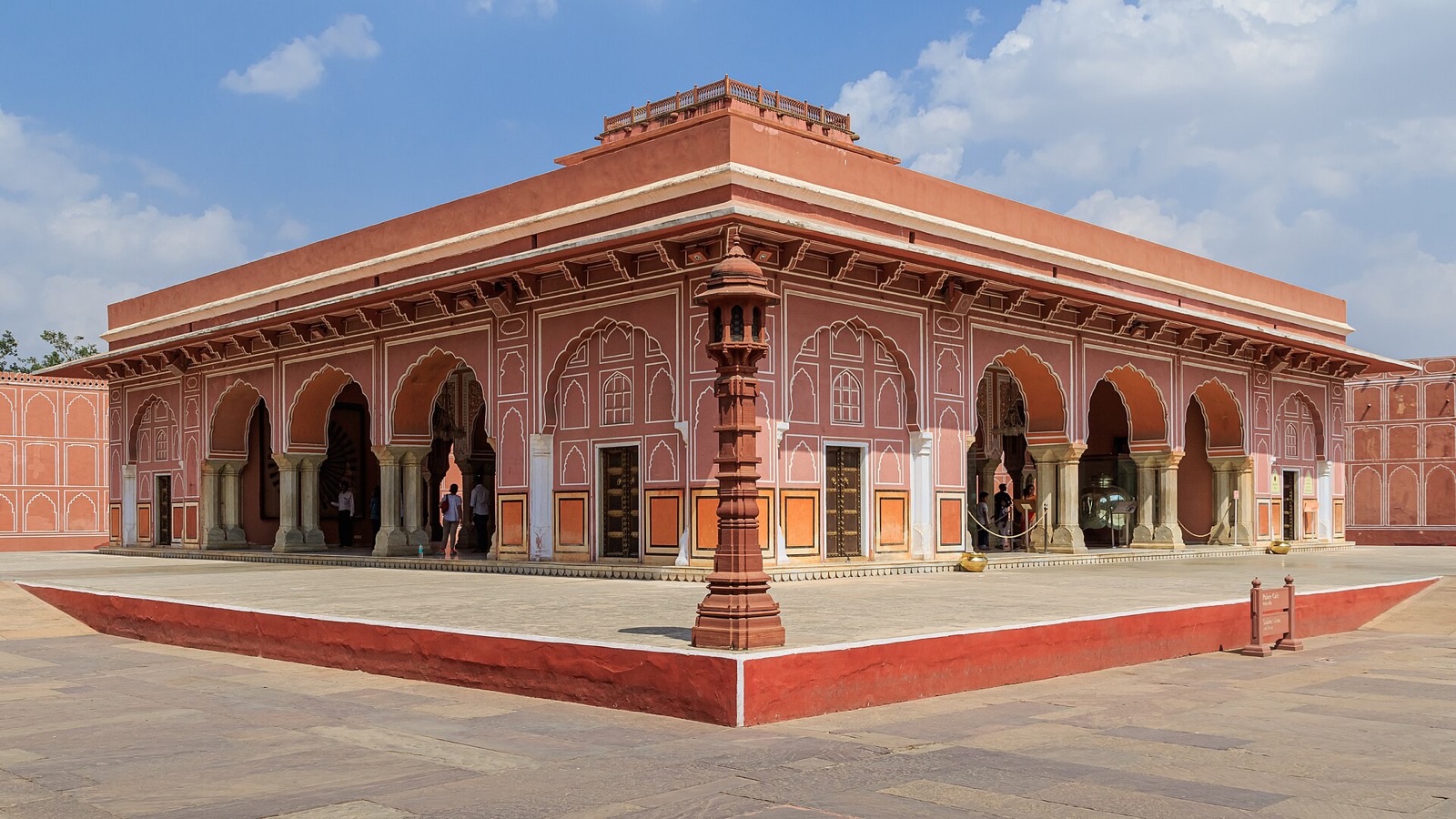 City Palace Jaipur for Jaipur Local Taxi Service for Daily City Travel