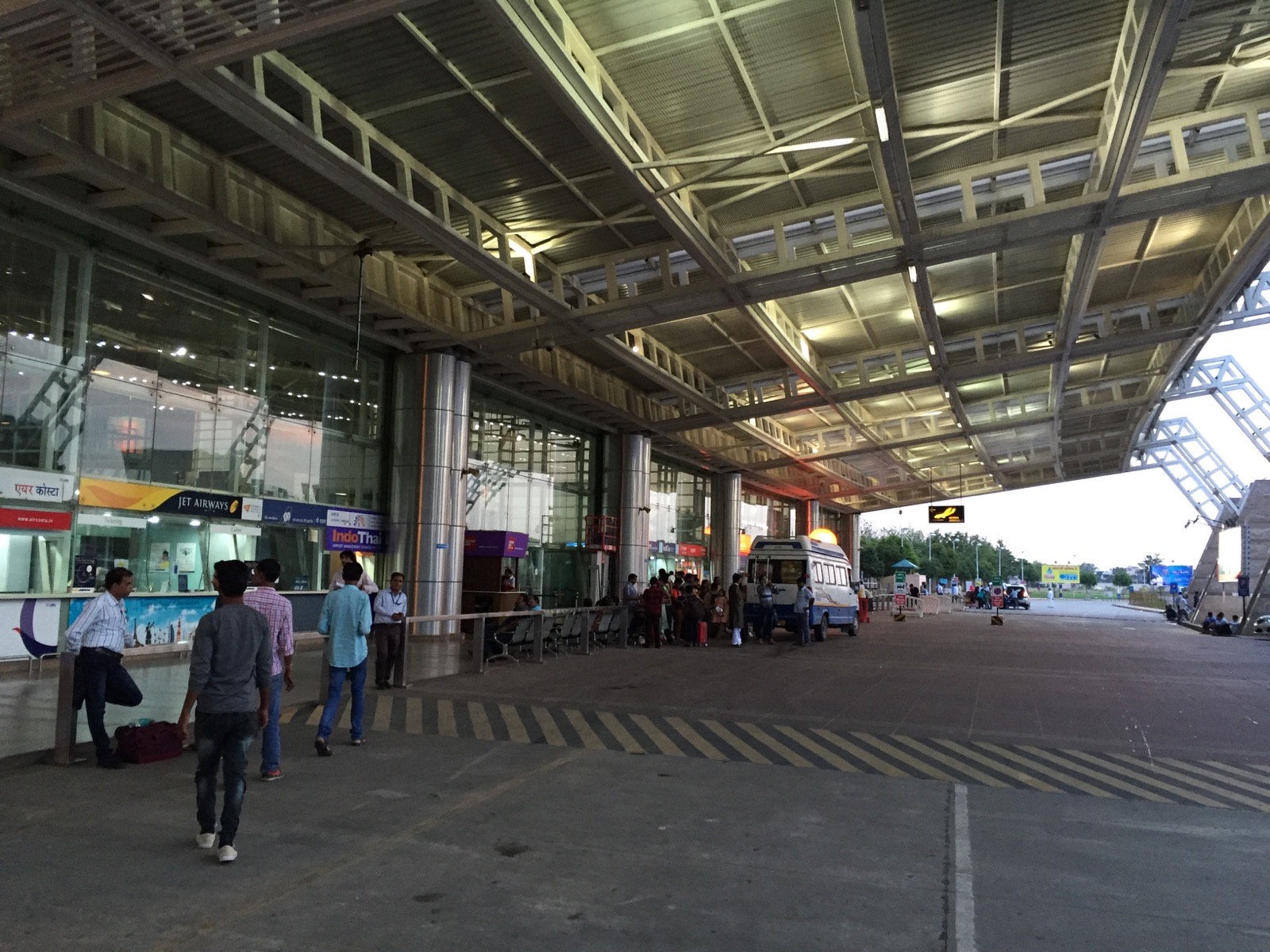 Fleet for Airport Transfer for Jaipur Airport Taxi Service with On-Time Pickup and Drop
