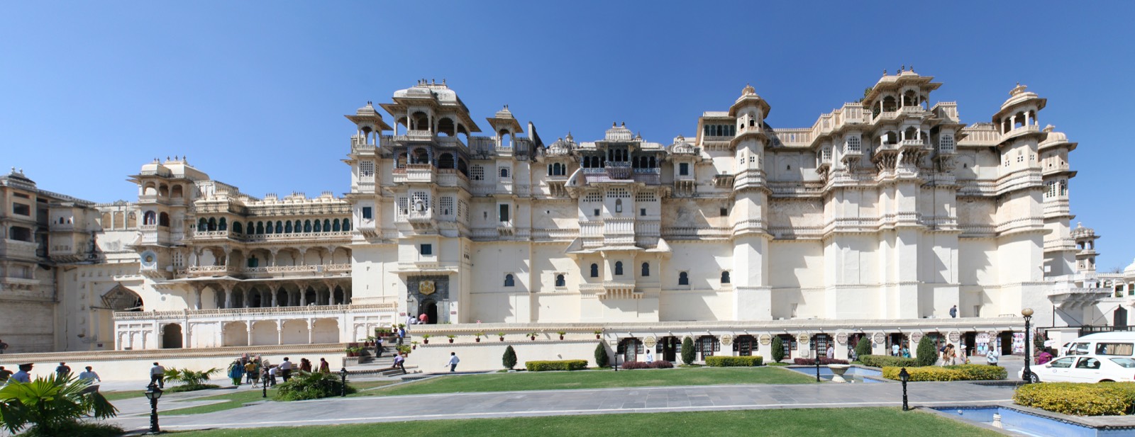 Custom Rajasthan tour package with Udaipur City Palace